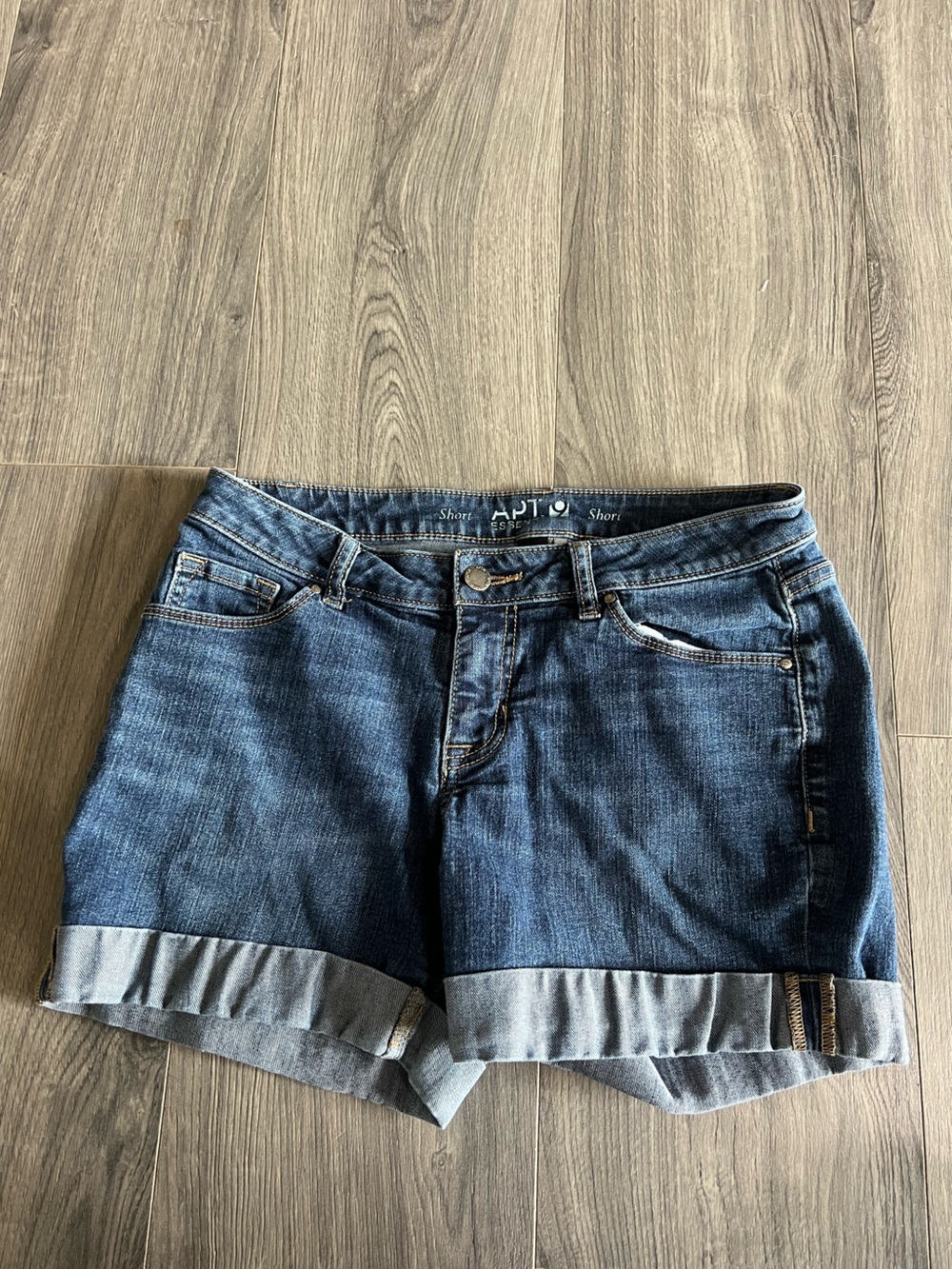 Apt. 9 Medium Dark Blue Denim Shorts